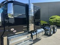 2027 Kenworth W990