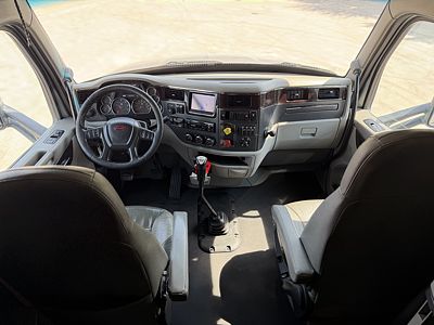 2021 Peterbilt 579