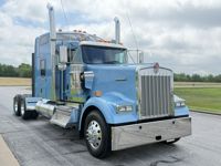 2023 Kenworth W900L