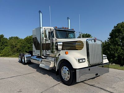2027 Kenworth W900L
