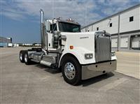 2025 Kenworth W900L