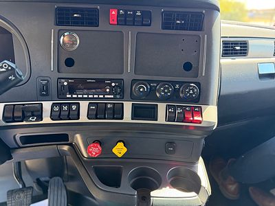 2023 Kenworth T680