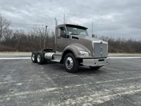 2025 Kenworth T880