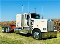 2025 Kenworth W900L