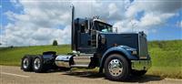 2025 Kenworth W900L