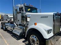 2025 Kenworth W900L