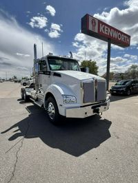 2027 Kenworth T880