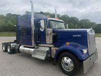 2023 Kenworth W900L