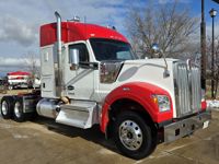 2022 Kenworth W990