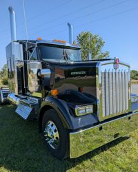 2027 Kenworth W900L