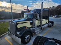 2025 Kenworth W900L