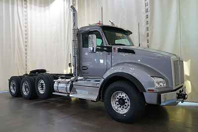 2027 Kenworth T880