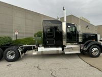 2027 Kenworth W900L