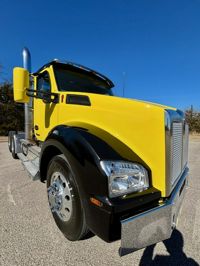 2023 Kenworth T880