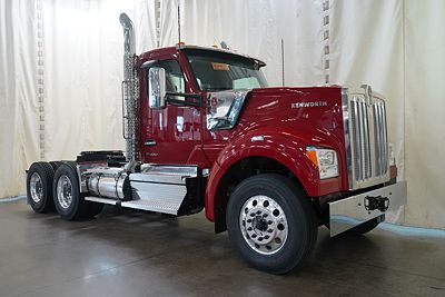 2027 Kenworth W990