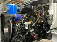 2027 Kenworth T880