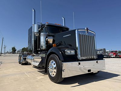 2027 Kenworth W900L