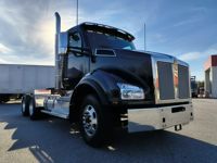 2023 Kenworth T880
