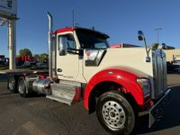 2024 Kenworth W990