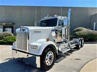 2025 Kenworth W900L