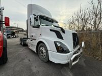 2017 Volvo VNM64T200