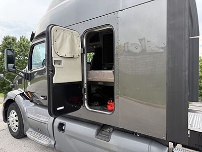 2022 Peterbilt 579
