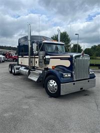 2025 Kenworth W900L