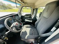 2024 Kenworth T880