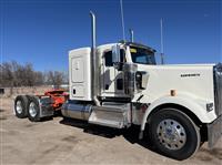 2025 Kenworth W900L