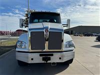 2025 Kenworth T880