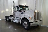 2025 Kenworth W990