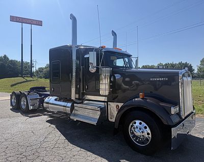 2027 Kenworth W900L