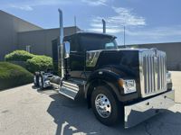 2027 Kenworth W990