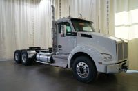 2027 Kenworth T880