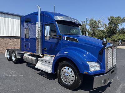 2023 Kenworth T880