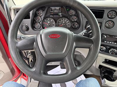 2021 Peterbilt 579