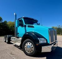 2023 Kenworth T880