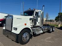 2025 Kenworth W900L