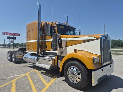 2027 Kenworth W900L