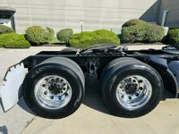 2024 Kenworth T880