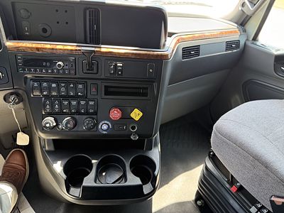 2022 International LT625