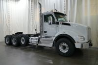 2027 Kenworth T880