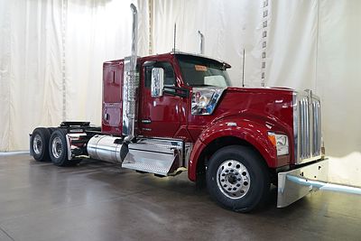 2027 Kenworth W990