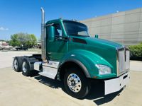 2023 Kenworth T880