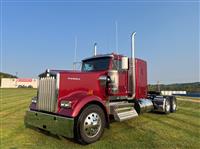 2025 Kenworth W900L