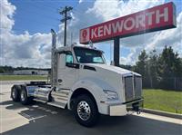 2025 Kenworth T880