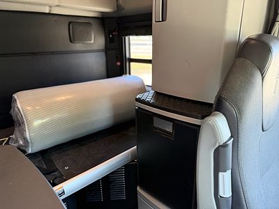 2023 Kenworth T680