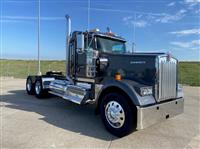 2025 Kenworth W900L