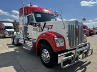 2022 Kenworth W990