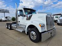 2025 Kenworth W990